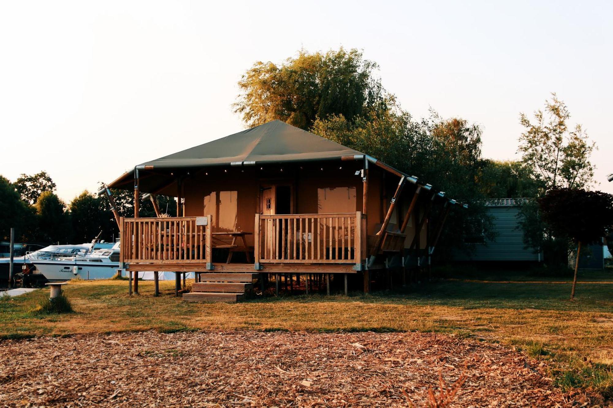 Luxury Lake Lodge Alphen  Ngoại thất bức ảnh