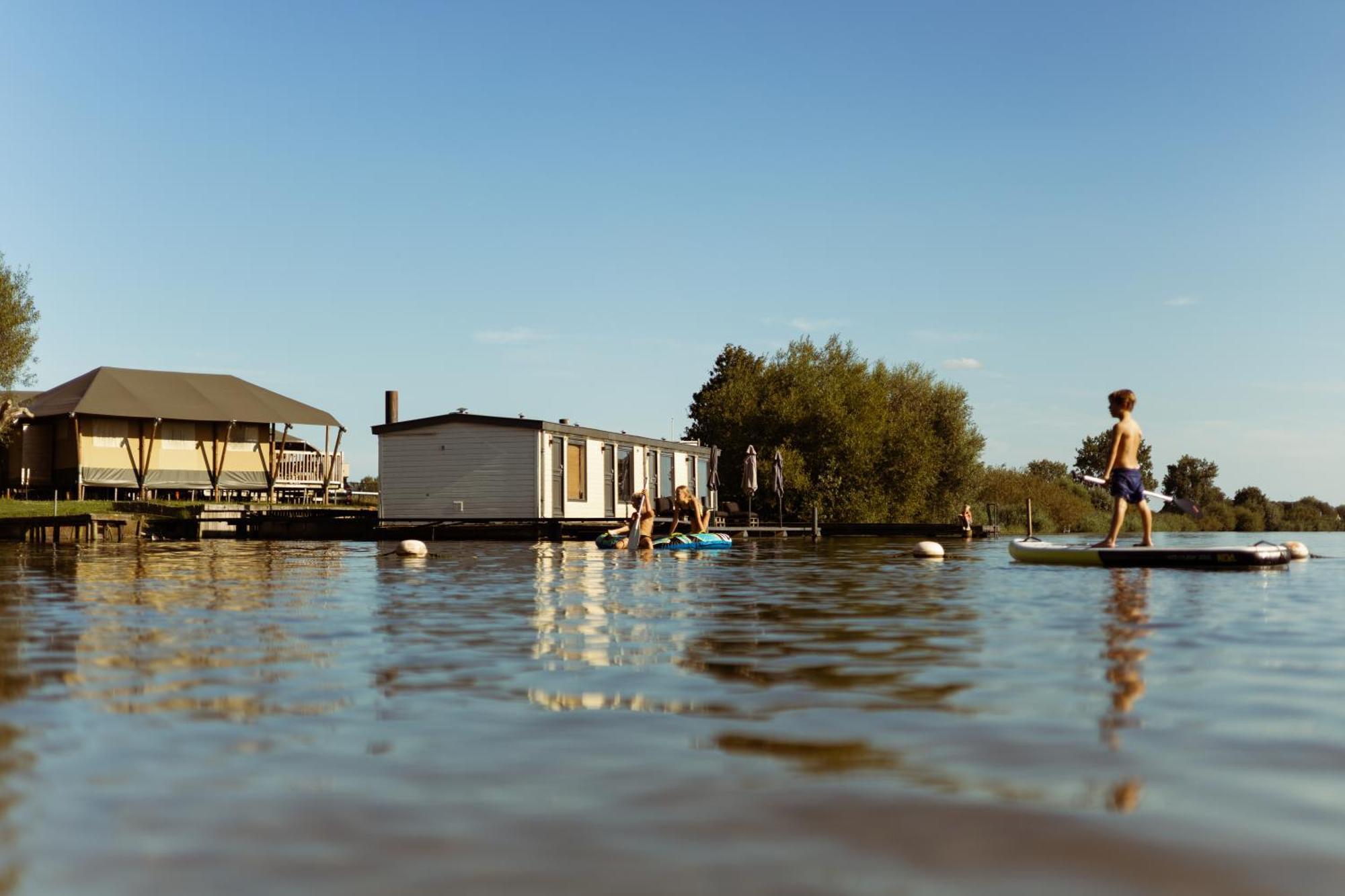 Luxury Lake Lodge Alphen  Ngoại thất bức ảnh